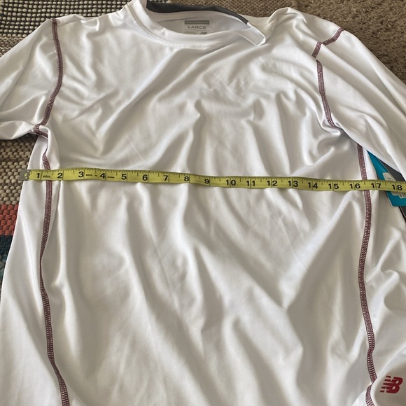 NWT New Balance long sleeve - Picture 2 of 3